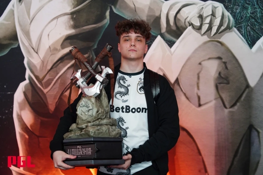 Аналитик по Dota 2 предрек скорое исключение Larl из Team Spirit из-за провальной игры